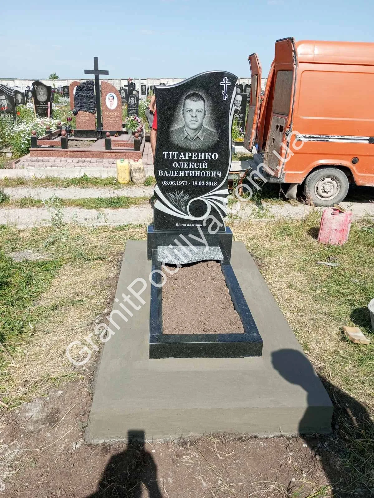 Одинарний пам'ятник з граніту - Кам'янець-Подільський | GranitPodillya